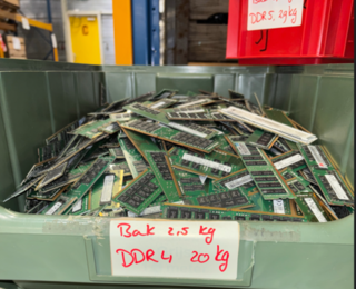 Ca. 20KG DDR4 server/laptop geheugen